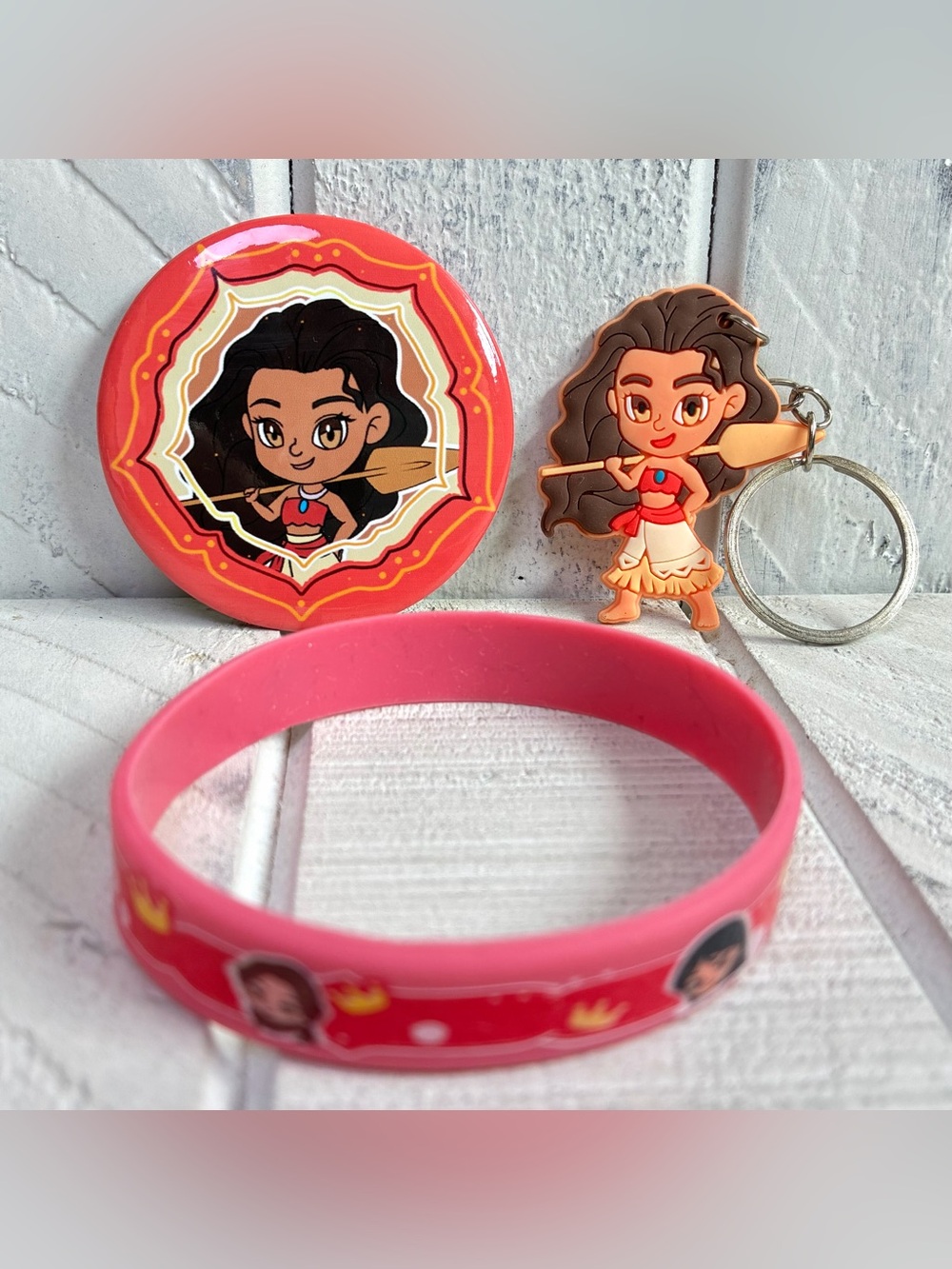 Disney Moana Accessory Bundle Keychain, Button Pin, & Princess Bracelet Red/Pink